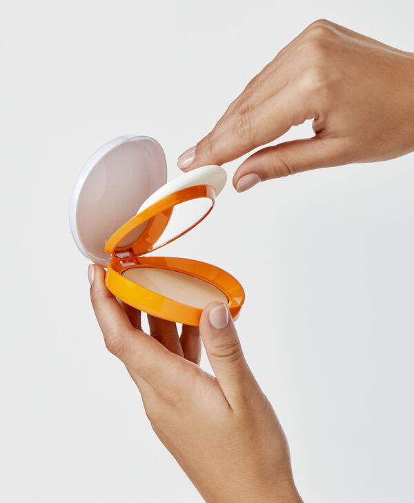 helio_hr_oil_free_compact_pearl_1_1.jpg helio_hr_oil_free_compact_pearl_1_1.jpg